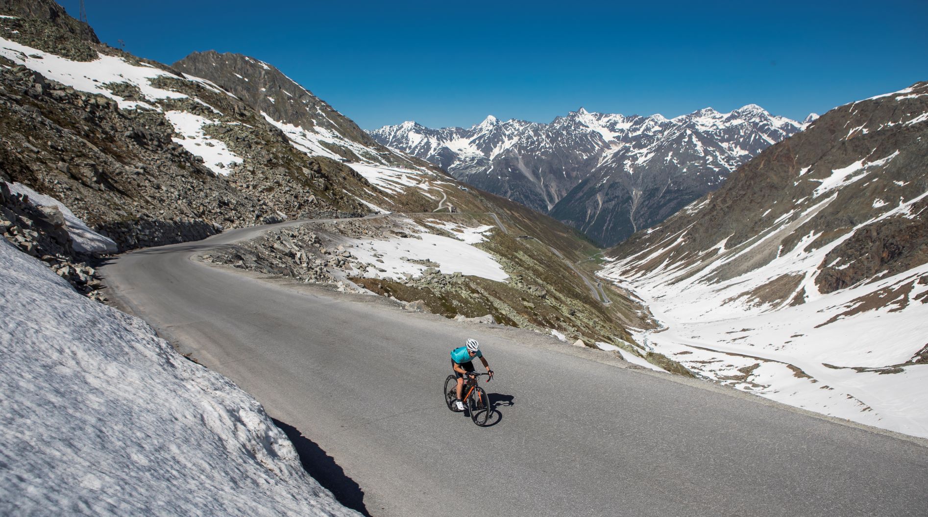 Rettenbachferner glacier road in the Ötztal